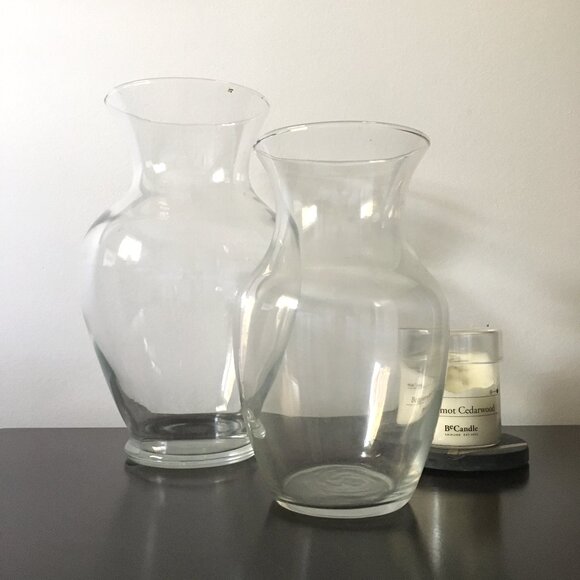 Medium Glass Bouquet Vase - Picture 2 of 6